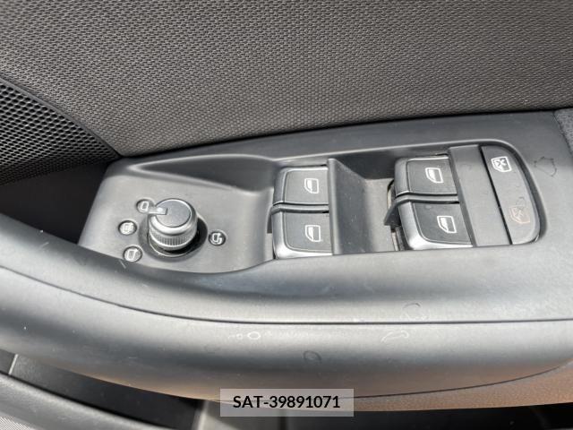 Audi Q3 2017-05 330765-22