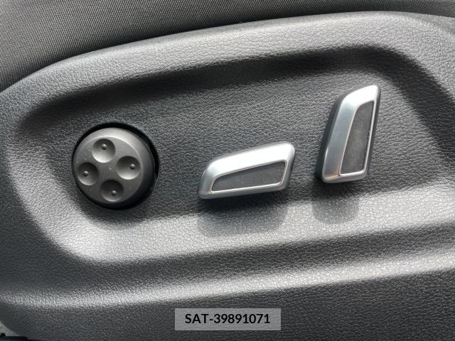 Audi Q3 2017-05 330765-27