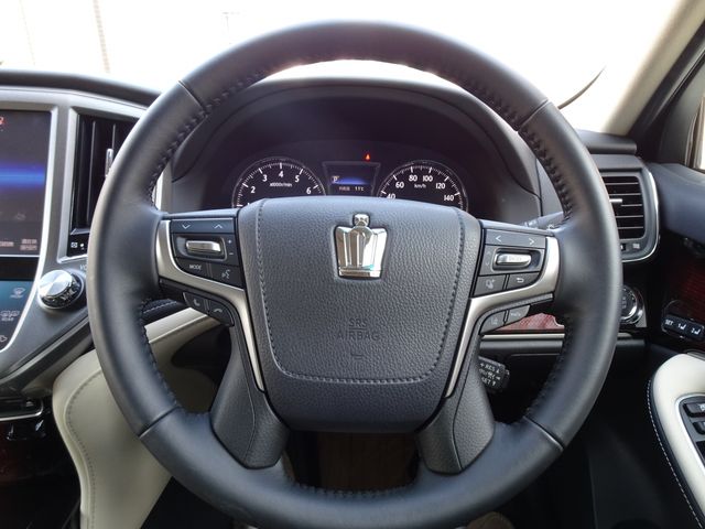 Toyota CROWN SEDAN 2017-03 28150-16