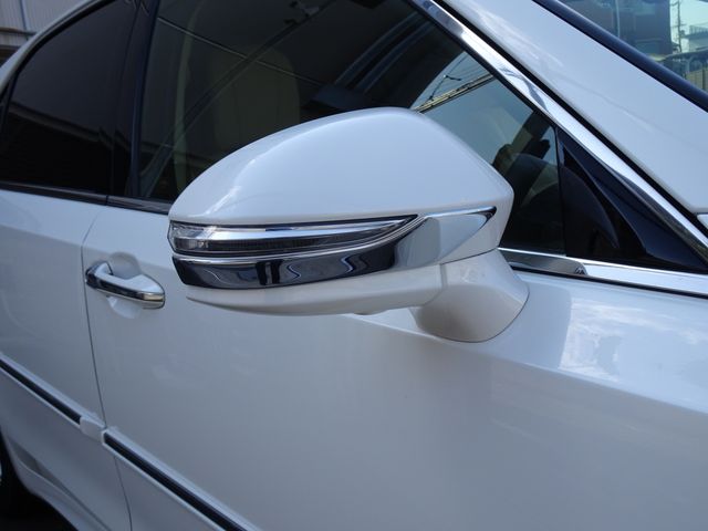 Toyota CROWN SEDAN 2017-03 28150-12