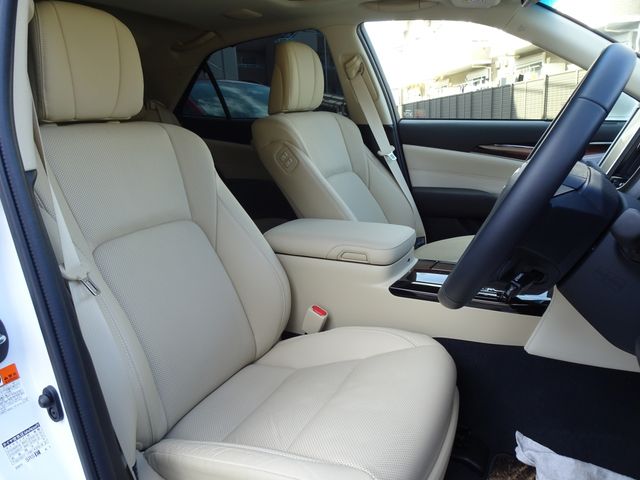 Toyota CROWN SEDAN 2017-03 28150-26
