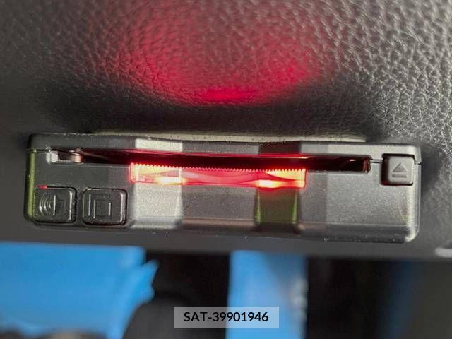 Toyota YARIS 2022-09 330328-6