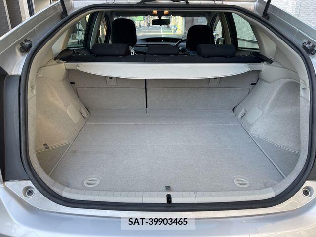 Toyota PRIUS 2013-09 205802-10