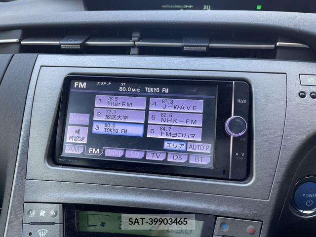 Toyota PRIUS 2013-09 205802-16