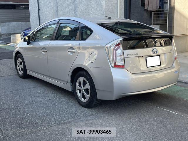 Toyota PRIUS 2013-09 205802-3