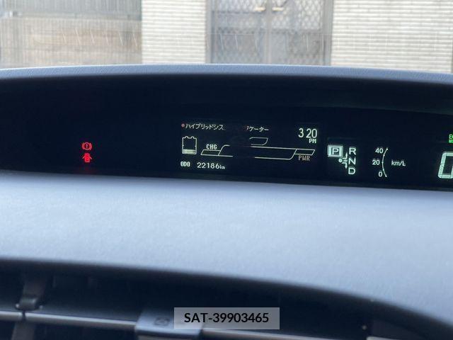 Toyota PRIUS 2013-09 205802-23