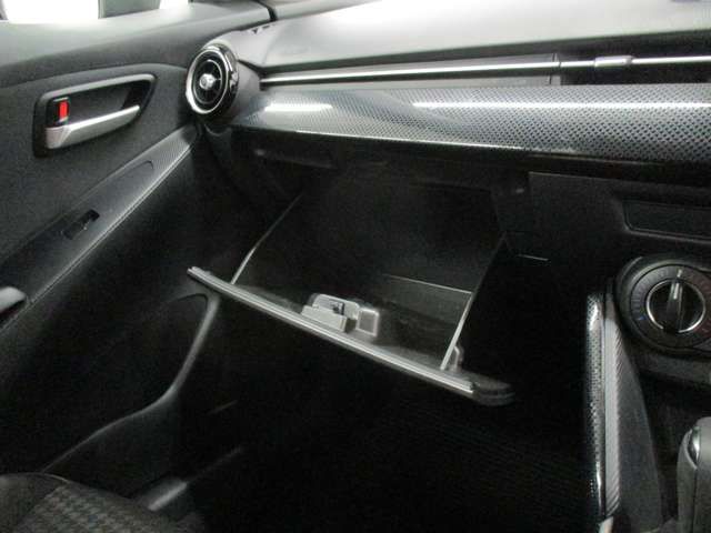 Mazda DEMIO 2018-10 26851-18