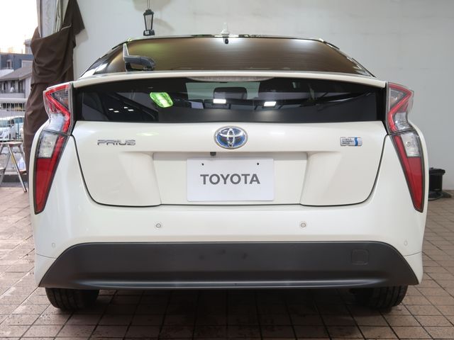 Toyota PRIUS 2017-03 24592-9