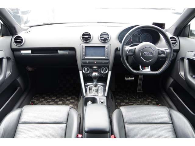 Audi S3 2011-02 2483-4