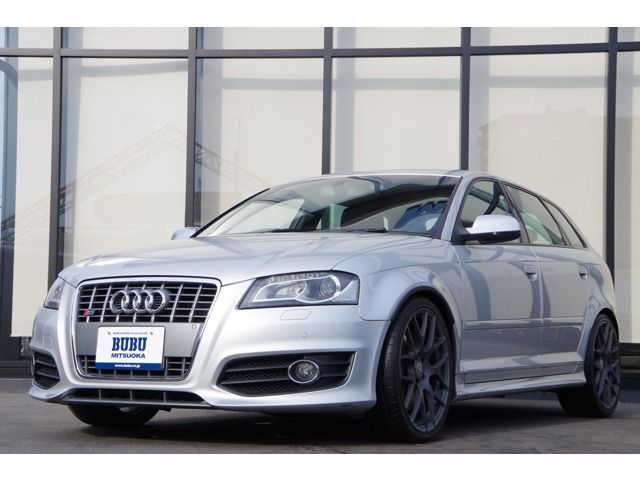 Audi S3 2011-02 2483-0