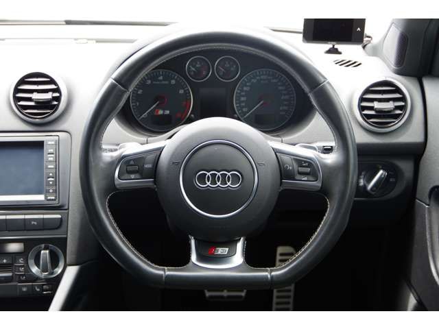 Audi S3 2011-02 2483-9
