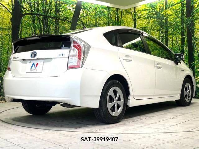 Toyota PRIUS 2013-11 328640-17