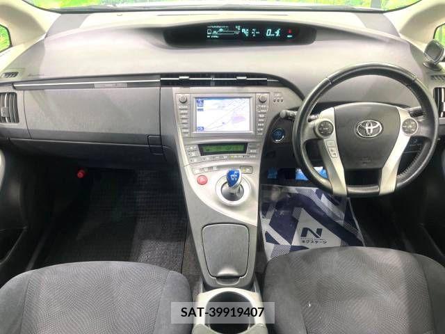 Toyota PRIUS 2013-11 328640-1