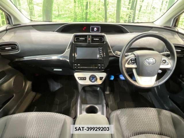 Toyota PRIUS 2017-03 337422-1
