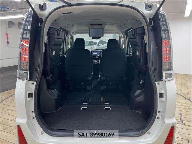 Toyota VOXY 2016-10 321513-19