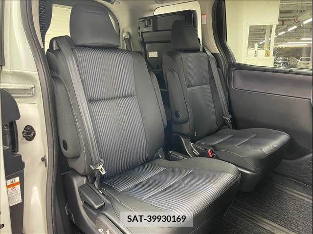 Toyota VOXY 2016-10 321513-8