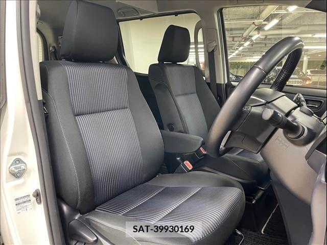Toyota VOXY 2016-10 321513-7