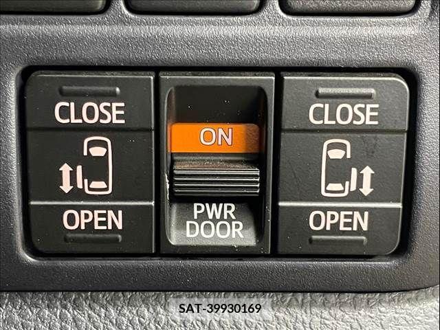 Toyota VOXY 2016-10 321513-5