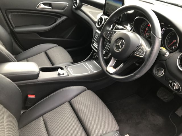Mercedes Benz CLA-CLASS 2016-10 186093-9