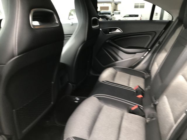 Mercedes Benz CLA-CLASS 2016-10 186093-15