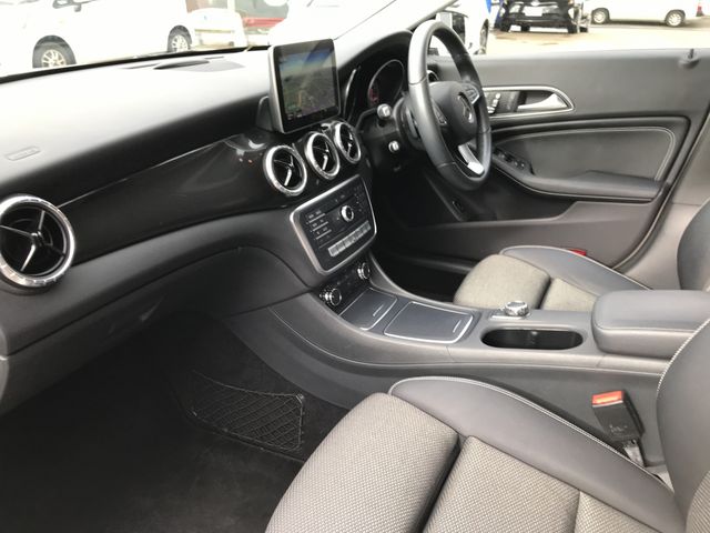 Mercedes Benz CLA-CLASS 2016-10 186093-11