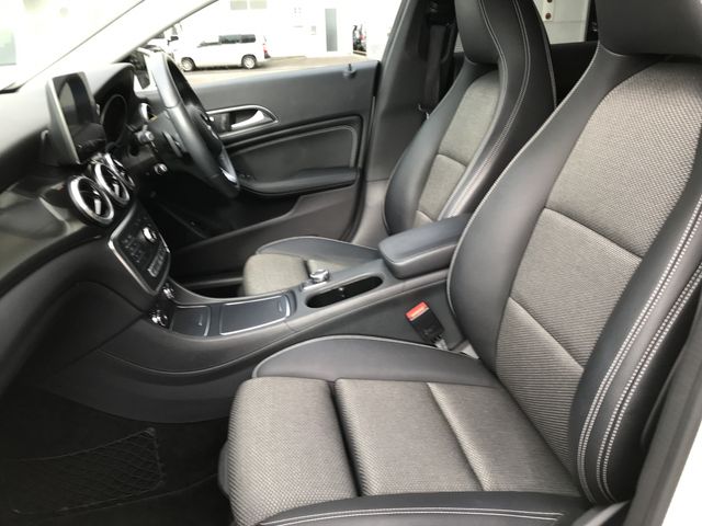 Mercedes Benz CLA-CLASS 2016-10 186093-12