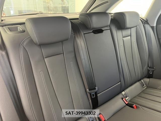Audi A4 2023-09 356499-14