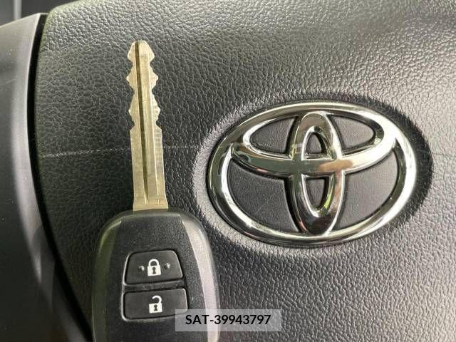 Toyota AQUA 2019-05 314081-5