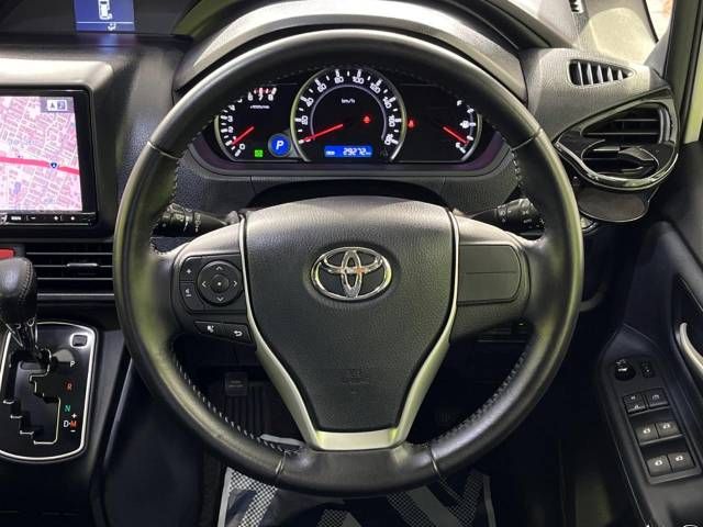 Toyota VOXY 2014-10 192284-12