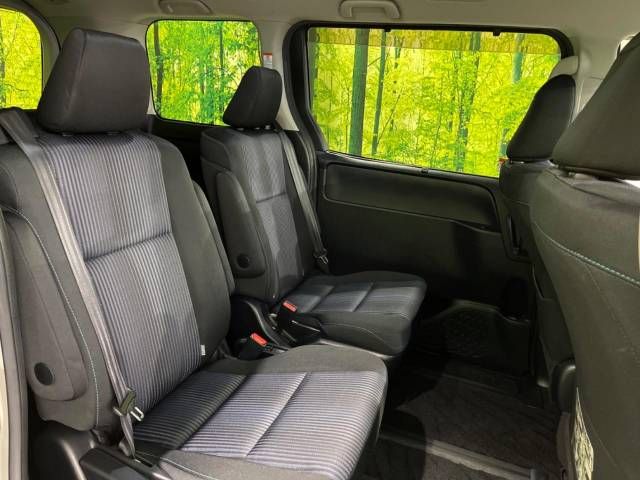 Toyota VOXY 2014-10 192284-9