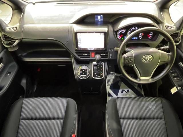 Toyota VOXY 2014-10 192284-1
