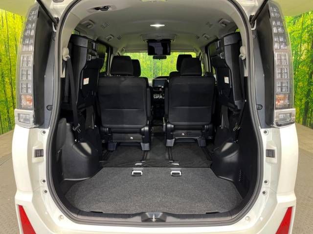 Toyota VOXY 2014-10 192284-11