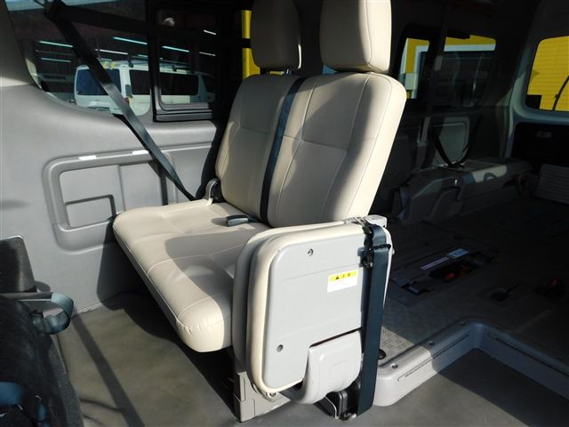 Nissan NV350 Caravan 2018-05 28786-24