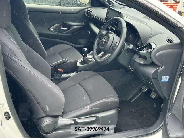 Toyota YARIS 2022-03 340675-13