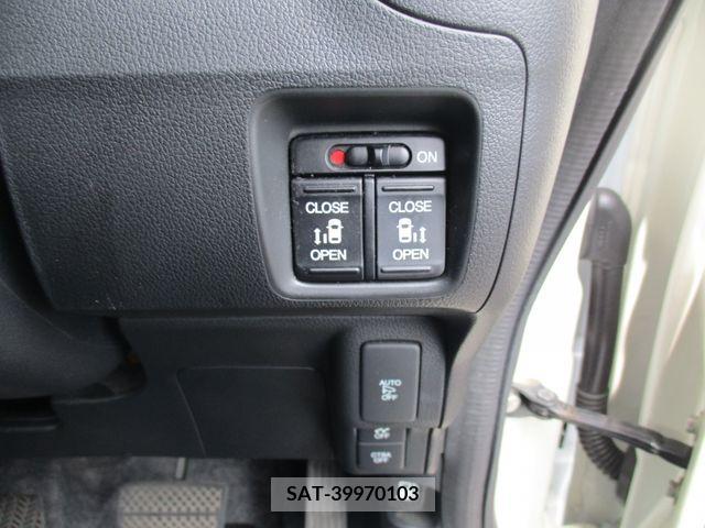 Honda N BOX CUSTOM 2017-02 306806-7