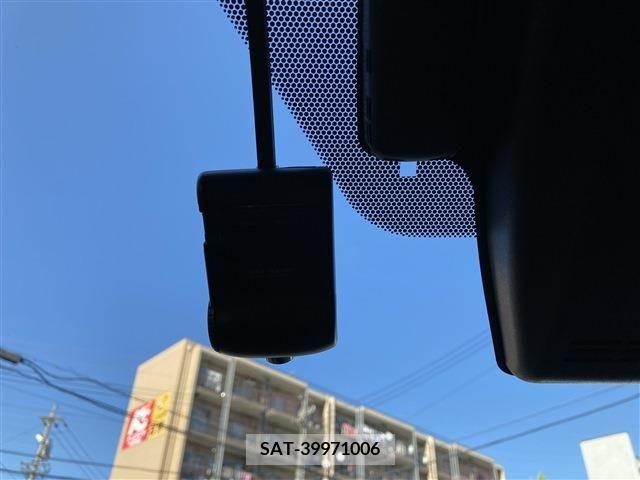 Toyota C-HR 2017-08 264920-12