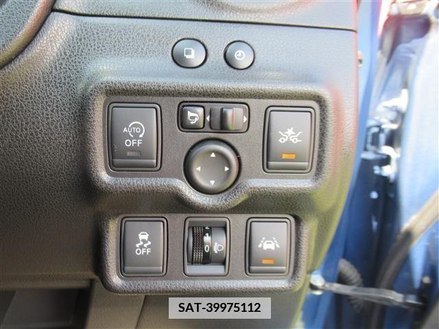 Nissan NOTE 2015-12 382755-17