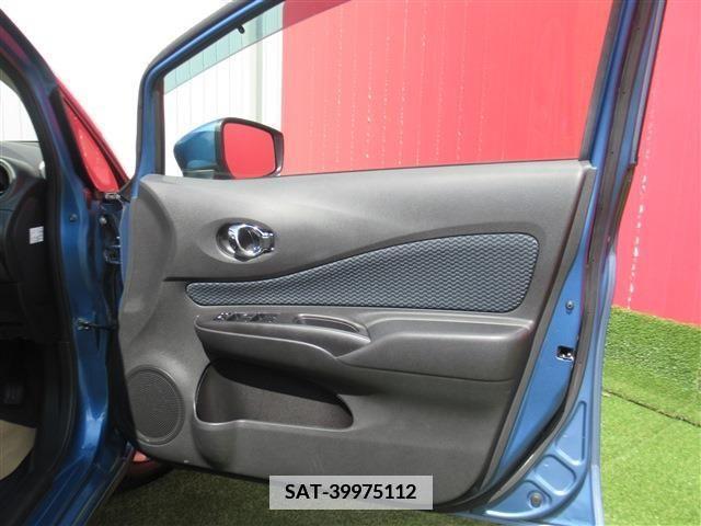 Nissan NOTE 2015-12 382755-23