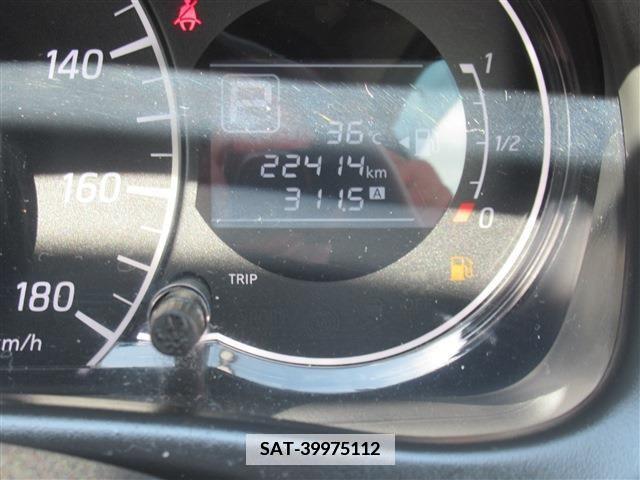 Nissan NOTE 2015-12 382755-13