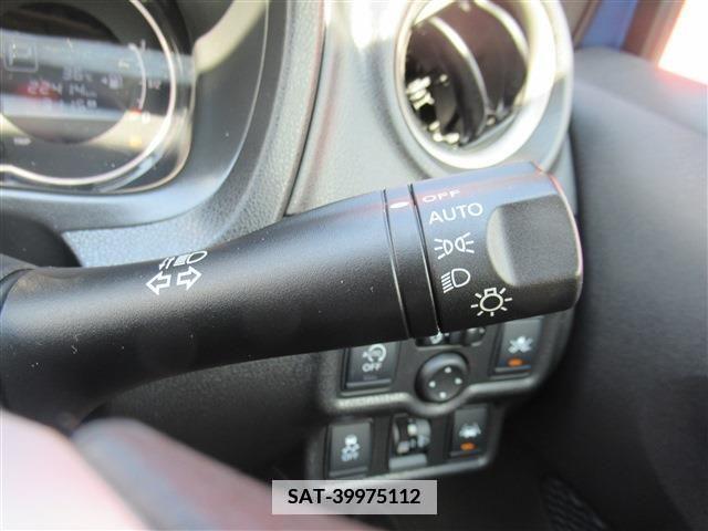 Nissan NOTE 2015-12 382755-19