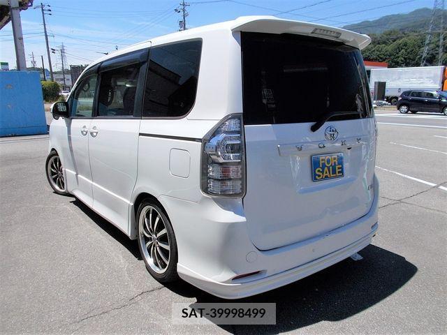 Toyota VOXY 2012-12 376848-2