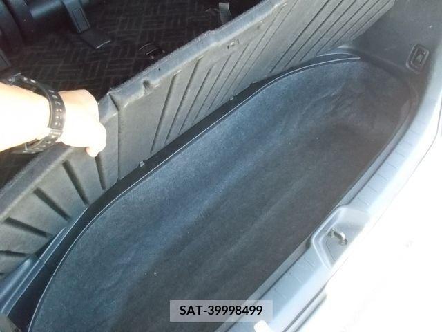Toyota VOXY 2012-12 376848-18