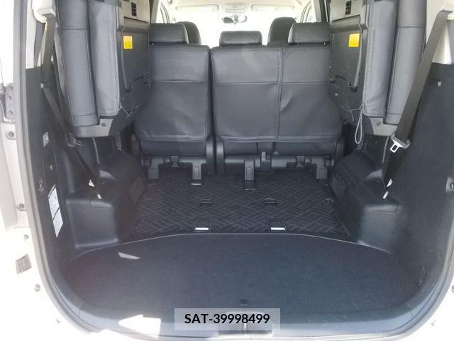 Toyota VOXY 2012-12 376848-17