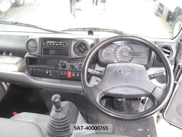Hino DUTRO 2011-11 207877-18