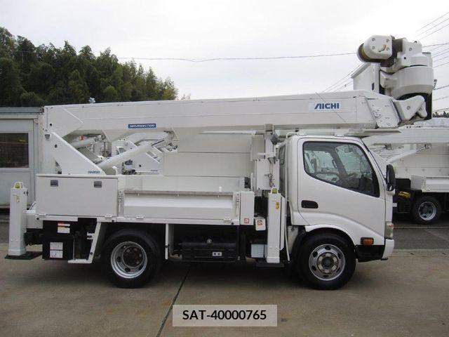 Hino DUTRO 2011-11 207877-5