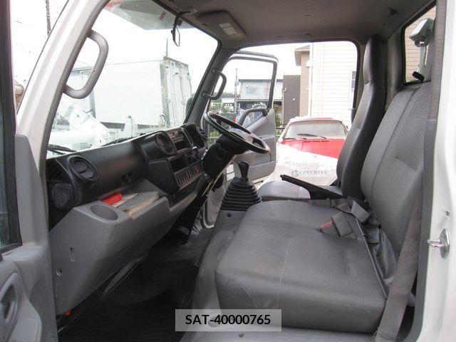 Hino DUTRO 2011-11 207877-21