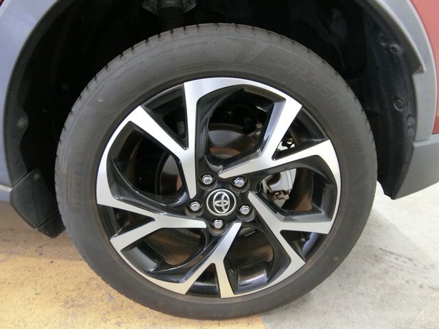 Toyota C-HR 2018-03 27960-14