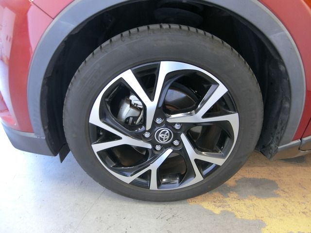 Toyota C-HR 2018-03 27960-15