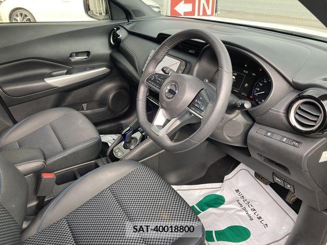 Nissan KICKS 2021-01 220473-1