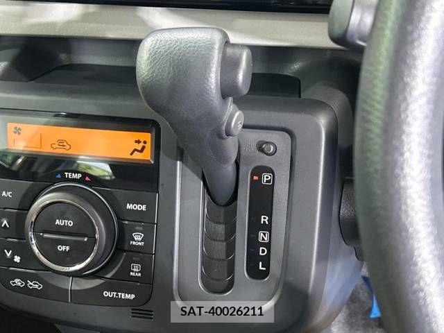 Nissan MOCO 2013-03 324549-6